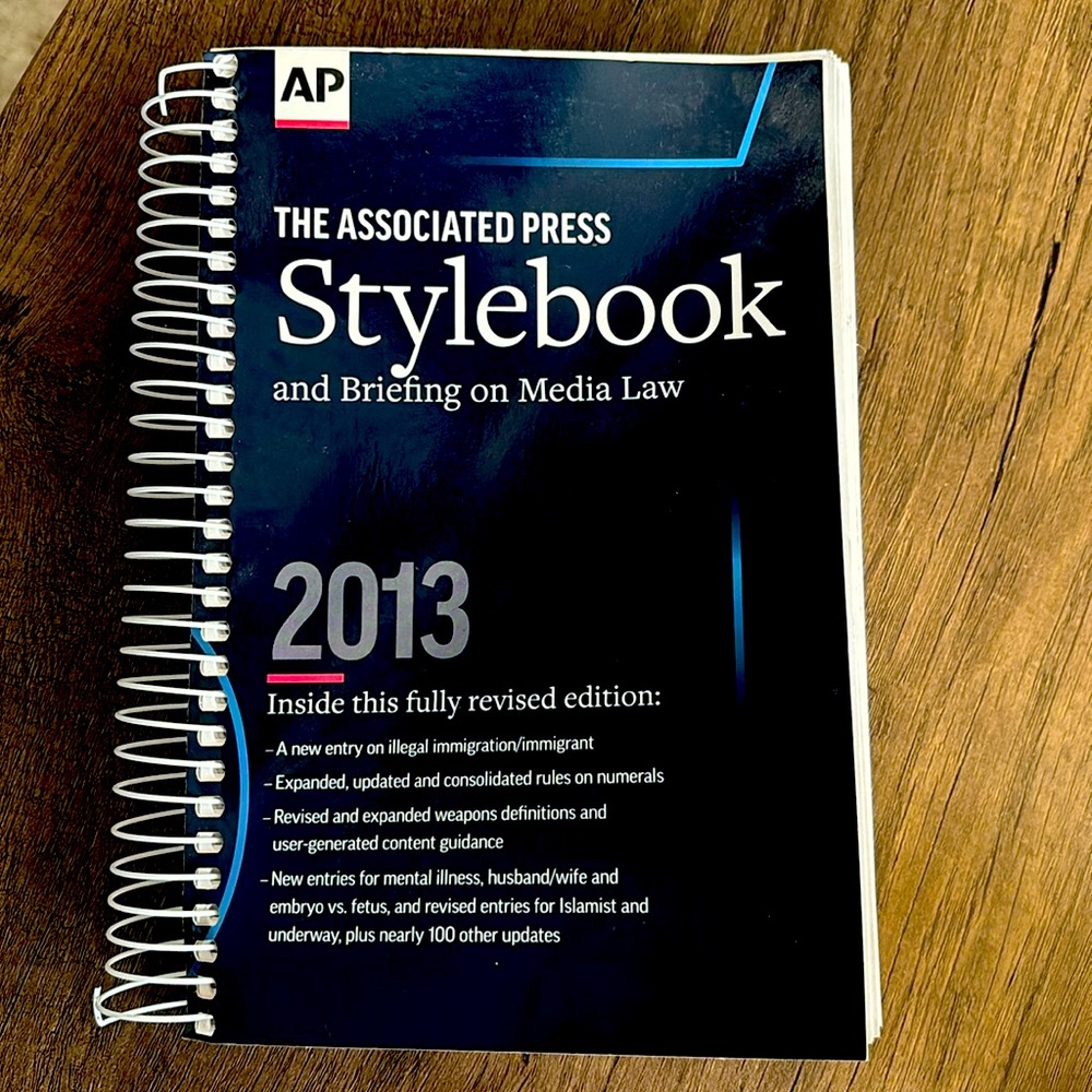 The Associated Press Stylebook and Briefing on Media Law 2013 spiralbound book